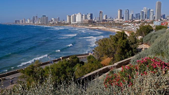 Gambar pada 7 Mei 2019 menunjukkan pemandangan pantai dari kota Tel Aviv. Israel akan menjadi tuan rumah kontes lagu Eropa Eurovision 2019 yang bakal digelar 18 Mei mendatang  setelah negara itu memenangkan kontes pada 2018 di Lisboa, Portugal. (Photo by JACK GUEZ / AFP)