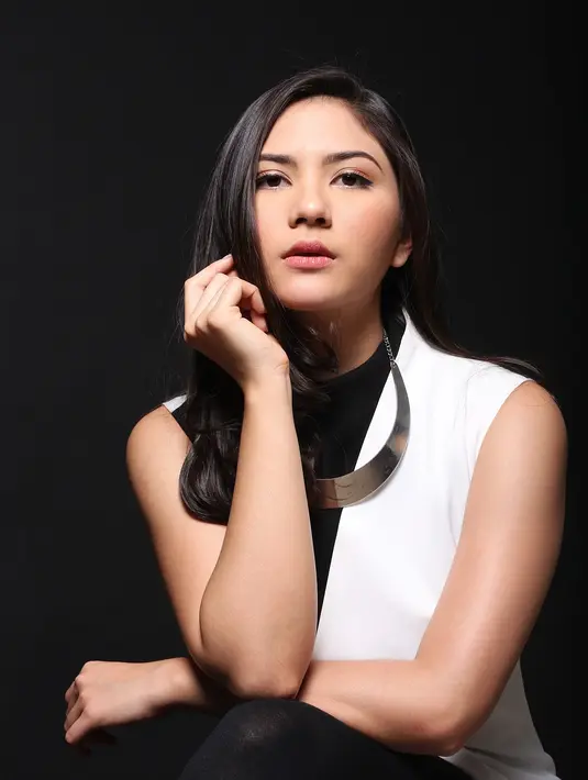 Meski pernikahannya masih jauh, Jessica ingin hari pernikahannya nanti bisa lebih intim. Tidak banyak tamu undangan. Dan hanya orang-orang terdekat. (Bambang E Ros/Bintang.com)