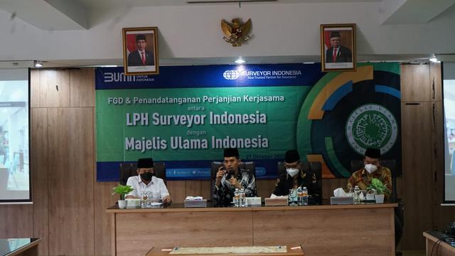 Surveyor Indonesia tandatangani nota kesepahaman kerja sama tentang penetapan kehalalan produk oleh Majelis Ulama Indonesia (MUI)