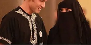 Eddies Adelia merasa memiliki beban moral dengan berbagai pihak, terutama untuk keluarga besar Indra L Bruggman. Maka dari itu, Eddies mengklarifikasi bahwa dirinya hanya mendapatkan informasi tersebut dari Soraya Abdullah.