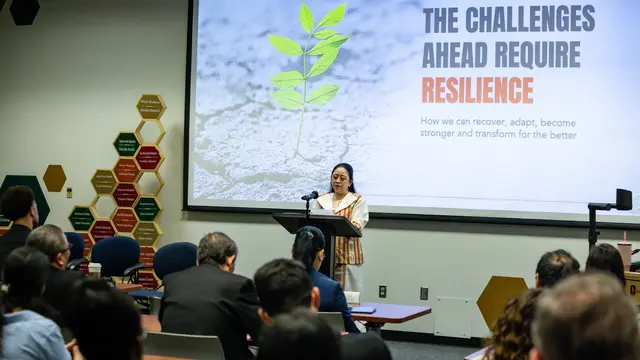 Puan Bicara Isu Keseteraan Gender dalam Konferensi Internasional di Kampus CSU Sacramento AS
