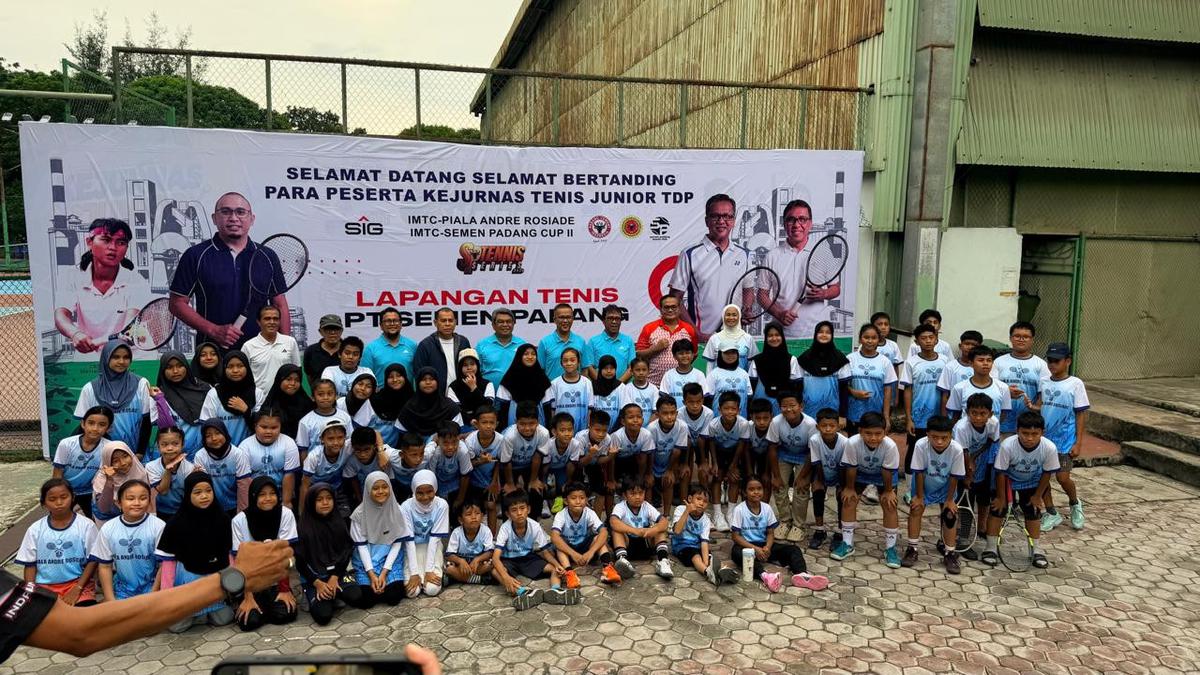 Didukung SIG dan Semen Padang, 300 Atlet Muda Ikuti Kejurnas Tenis Junior di Padang