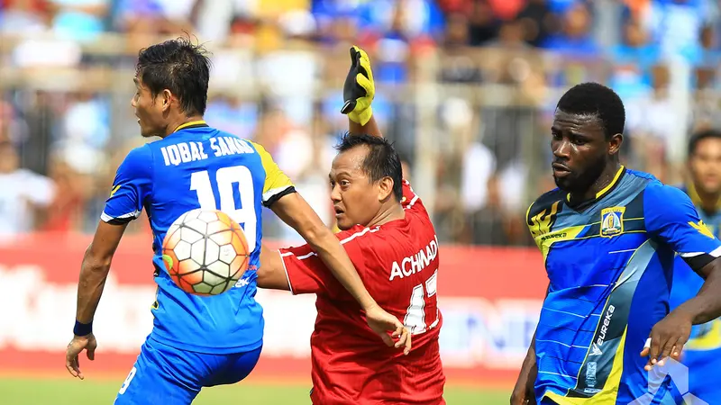 Kiper senior Arema FC, Achmad Kurniawan