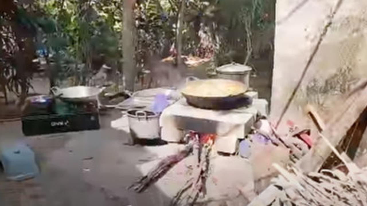 Siapkan Makanan, Bule Cantik Mualaf Asal Amerika Ikut Acara Maulid Nabi '