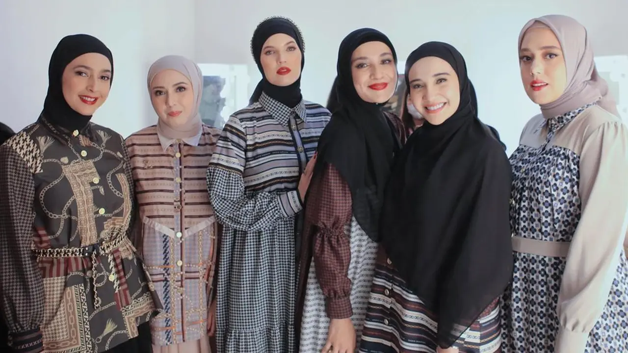 6 Potret Nabila Syakieb Pakai Hijab di Acara Fashion Zaskia Sungkar, Curi Perhatian