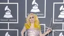 Gaun unik yang dikenakan Lady Gaga ini rancangan Giorgio Armani spesial dibuat untuk acara ‘Grammy Awards’ ke-52 di California, Amerika (31/1/2010). (Bintang/EPA)