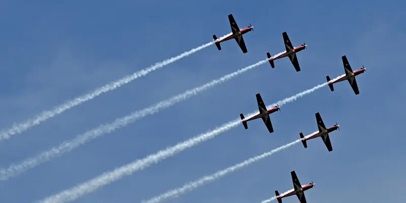 Atraksi Jupiter Aerobatic Team Warnai Pembukaan Bali International Airshow 2024