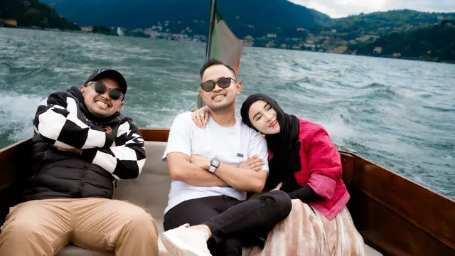 Dede Kurniawan, Juragan 99, dan Shandy Purnamasari. (Foto: Dok. Koleksi Pribadi Juragan 99)