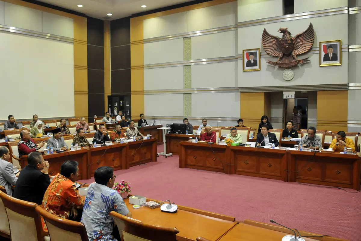 20151201-KOMISI-III-RAPAT-PLENO-BAHAS-CAPIM-KPK--JT1