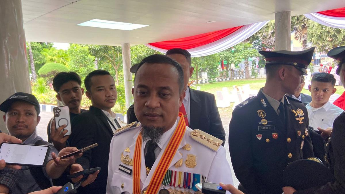 Dua Guru Dipecat Usai Cari Dana untuk Gaji Honorer, Gubernur Sulsel Turun Tangan