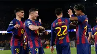 Skuad Barcelona merayakan gol Robert Lewandowski ke gawang Newcastle, Kamis (19/3/2026) (AP Photo/Joan Monfort)