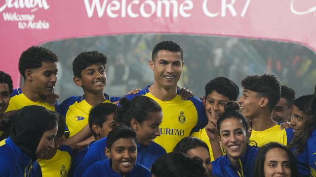 Ronaldo Resmi Diperkenalkan Sebagai Pemain Al Nassr