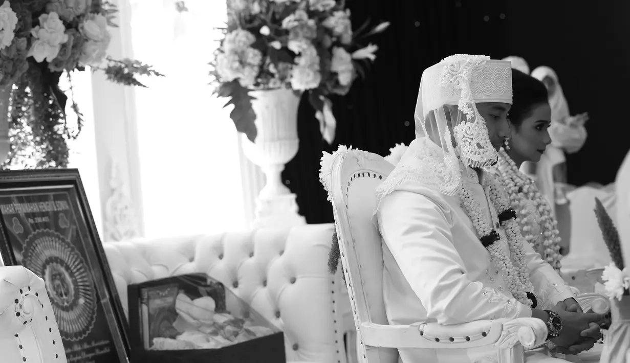 Pengantin baru dan mas kawin. (Galih W. Satria/bintang.com)