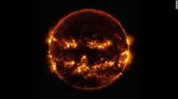 NASA Bagikan Lagi Foto Matahari Senyum Mirip Labu Halloween