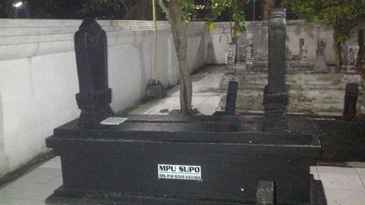 Rahasia pintu makam Sunan Kalijaga hilangkan kesaktian semua senjata