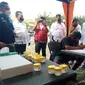 Sopir dan kondektur di Tuban jalani tes urine. (Adirin/Liputan6.com)