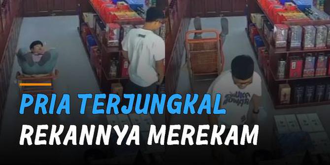 VIDEO: Pria Terjungkal, Rekannya Justru Merekam Bukannya Menolong