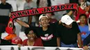 Suporter tim Macan Kemayoran bersorak menyaksikan kemenangan Persija atas Johor Darul Takzim pada lanjutan penyisihan Grup H Piala Asia 2018 di Stadion GBK, Jakarta, Selasa (10/4). Persija menang telak 4-0. (Liputan6.com/Helmi Fithriansyah)