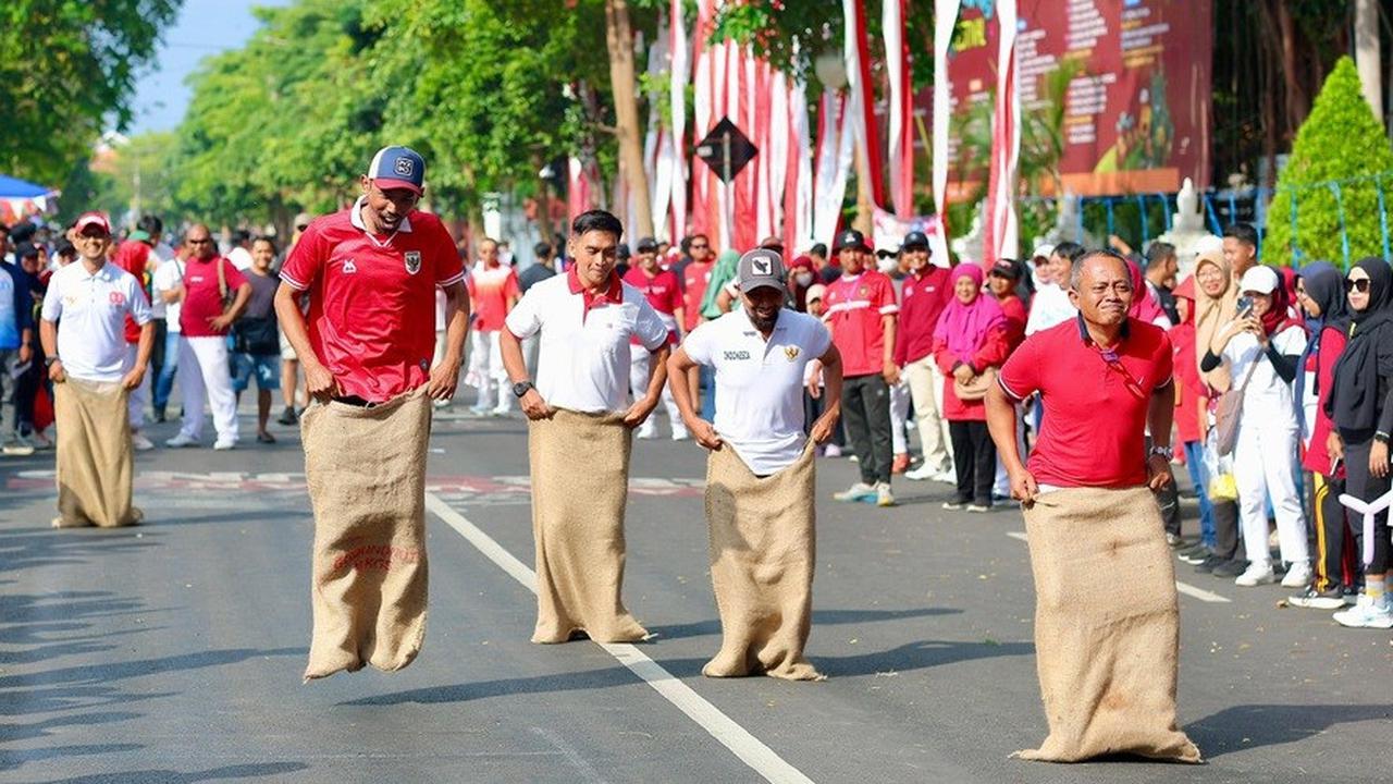 Momen Agustusan, Bupati Ipuk Gelar Lomba-lomba Bareng Warga di CFD