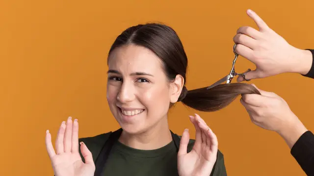 Rekomendasi Gaya Rambut Sebahu agar Rambut Tebal Lebih Teratur (photo by freepik.com)