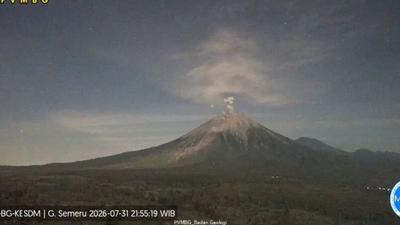 3 Gunung Api Erupsi dalam Semalam