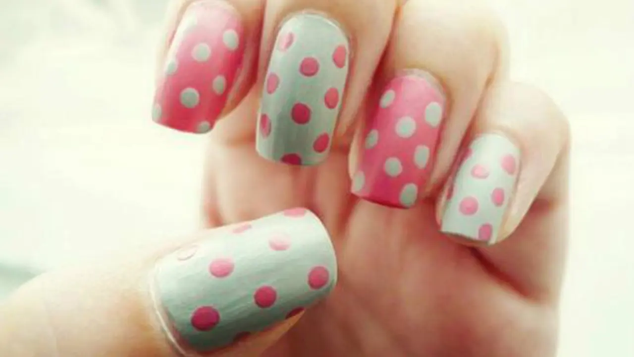 Beauty Fix: Polkadot Nails