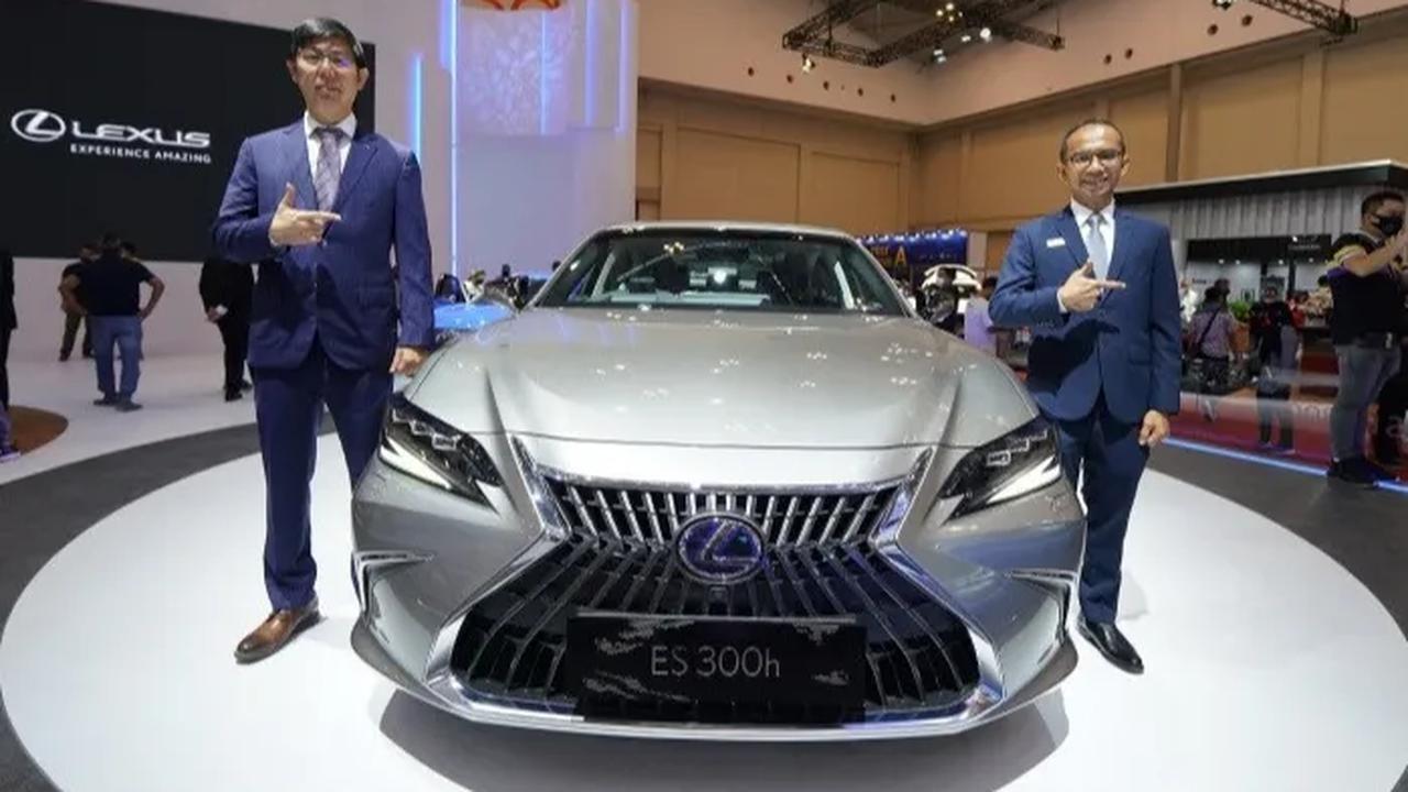 9. LEXUS ES 300H