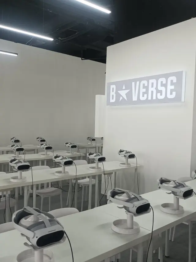BSTARVERSE VR Room