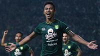 Osvaldo Haay, penyerang sayap Persebaya. (Bola.com/Aditya Wany)