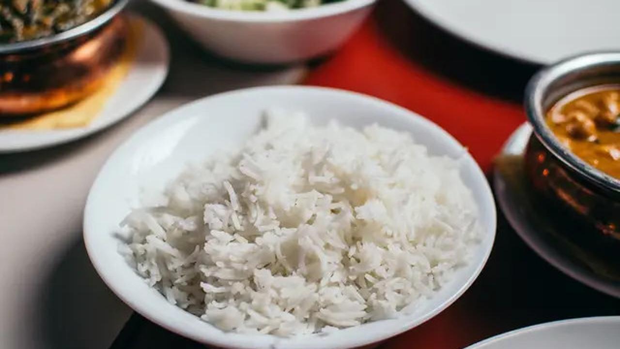 Nasi Terlalu Keras atau Lembek? Ini Cara Memasak Nasi agar Tepat dan Pulen