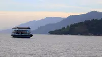 Kapal Motor di Danau Toba (RezaEfendi/Liputan6.com)