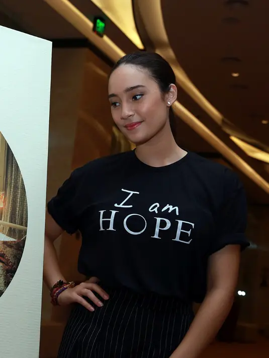 Hal-hal yang dilakukan Tatjana ketika mengunjungi rumah sakit adalah bertemu dengan pasien yang berjuang untuk kesembuhan dengan melakukan sharing and caring. (Deki Prayoga/Bintang.com)