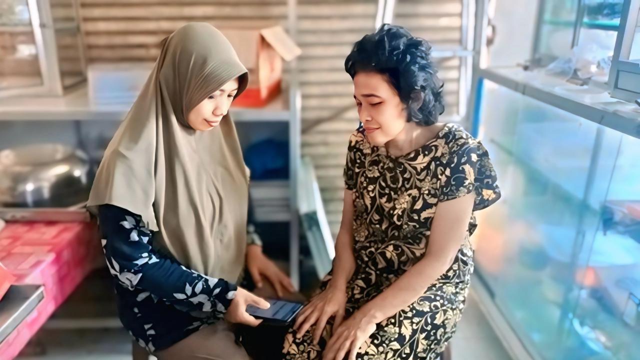 Usaha Kue Tantiningsih Kini Mampu Topang Ekonomi Keluarga Berkat Sinergi Holding UMi
