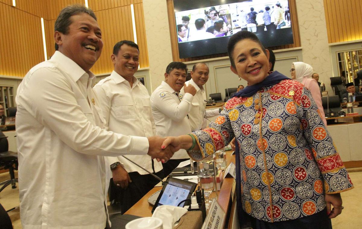 Rapat kerja Komisi IV DPR dengan Menteri KKP Sakti Wahyu Trenggono