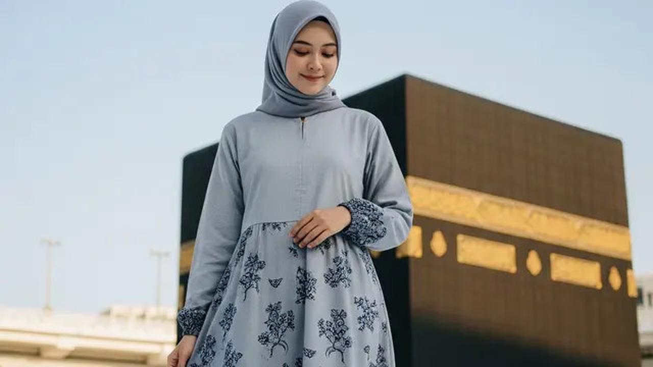 7 Model Gamis Batik Buat Umroh yang Anggun dan Nyaman Dipakai Seharian