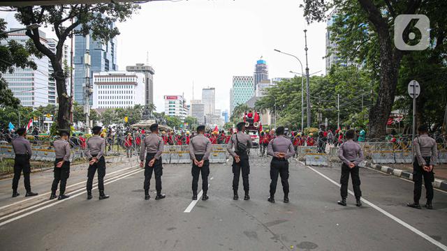 Imbas Demo Buruh Hari Ini, Arus Lalin di Bundaran HI ke ...