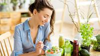 Ilustrasi kulit sehat karena makanan (iStockphoto)