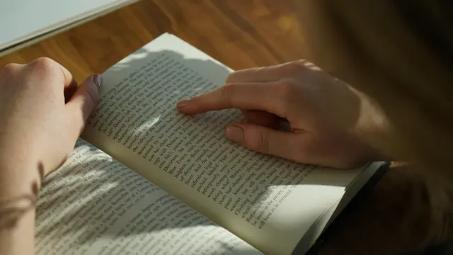 ilustrasi jenis-jenis cerita fiksi/unsplash