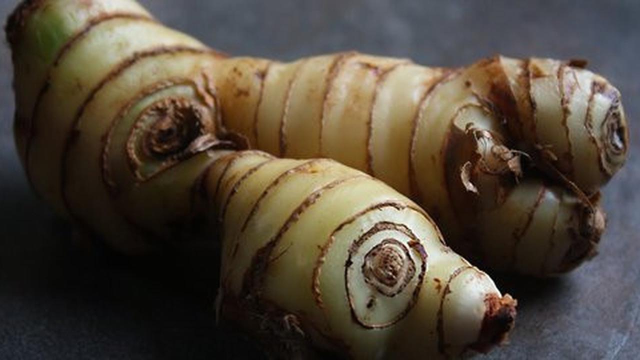 Suka masak pakai lengkuas? Ini 7 khasiatnya bagi tubuh!