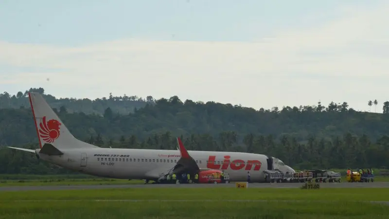 Pesawat Lion Air Tergelincir di Gorontalo Belum Dievakuasi, 14 Jadwal Penerbangan Dibatalkan