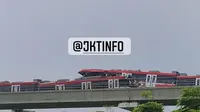 Viral rekaman video yang memperlihatkan kecelakaan LRT di Cibubur, Jakarta Timur. (dok: @JKTINFO)