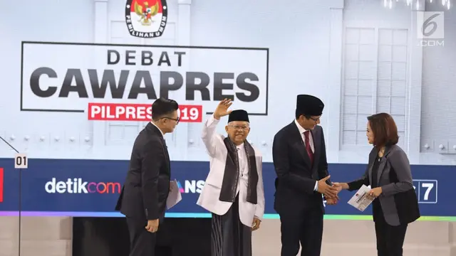 Sandiaga Uno Cium Tangan Ma'ruf Amin