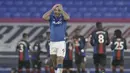 Ekspresi kecewa striker Everton, Dominic Calvert-Lewin usai Crystal Palace menyamakan skor 1-1 dalam laga lanjutan Liga Inggris 2020/2021 pekan ke-30 di Goodison Park, Liverpool, Senin (5/4/2021). Everton bermain imbang 1-1 dengan Crystal Palace. (AP/Jon Super/Pool)