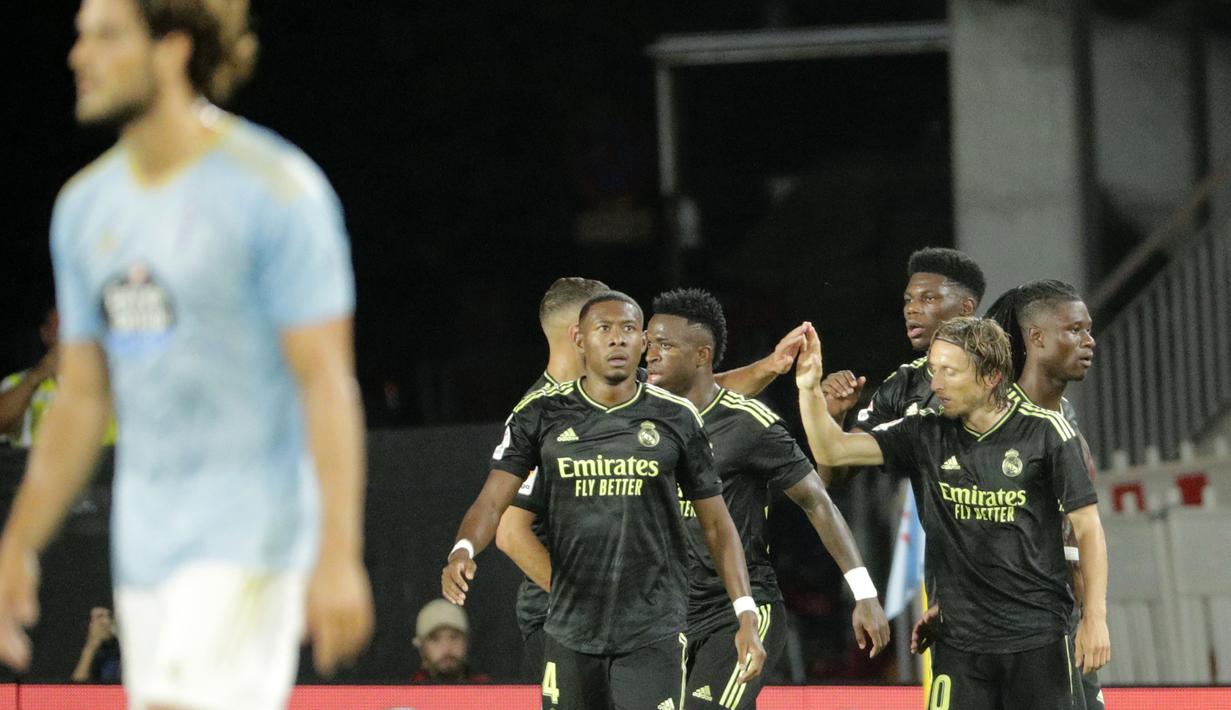 Hingga laga usai skor 4-1 untuk kemenangan Real madrid tetap bertahan. Dengan koleksi 6 poin dari dua laga awal, Los Blancos sementara memimpin di puncak klasemen Liga Spanyol 2022/2023, unggul selisih gol dari Real Betis dan Osasuna yang mengoleksi poin sama. (AP/Lalo R. Villar)