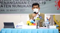 Ketua Satgas COVID-19 Doni Monardo minta Pemerintah Provinsi Kalimantan Utara agar antisipasi adanya potensi penularan COVID-19 di Nunukan, Kalimantan Utara, Selasa (30/3/2021). (Badan Nasional Penanggulangan Bencana/BNPB)