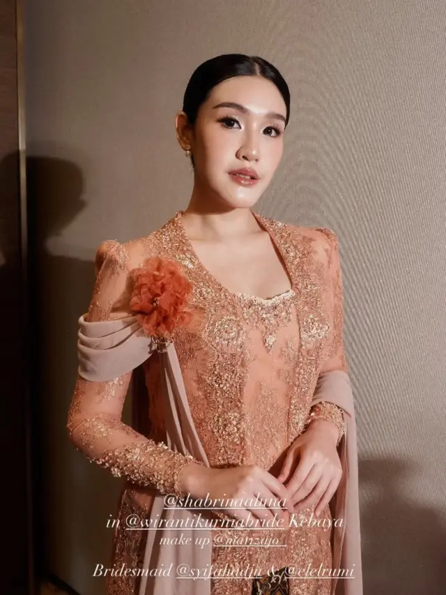 Shabrina Luna Bridesmaid Syifa Hadju saat Akad Nikah. [@wirantikurniabride]