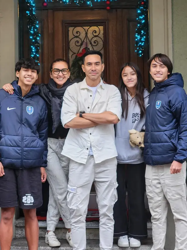 The Sinathrya (Instagram/darius_sinathrya)