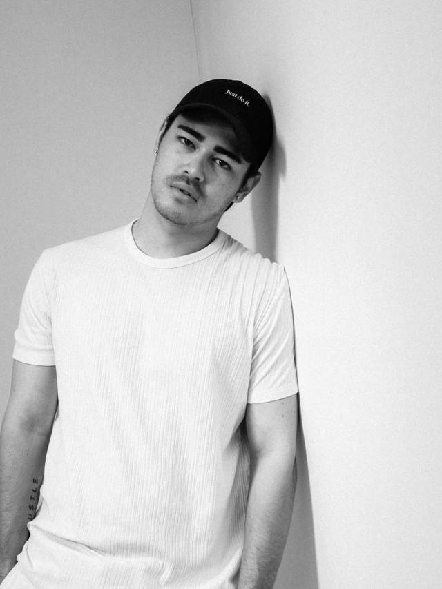 Profil Abyakta Ernoult, Pebisnis Muda Berprestasi yang Jalin Hubungan Asmara dengan Awkarin (credit: instagram.com/abyakta.ernoult).