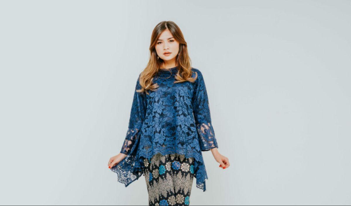 Kebaya Semi Formal