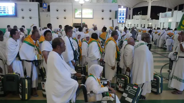 Jemaah haji Indonesia saat tiba di Bandara King Abdul Aziz, Jeddah. Darmawan/MCH